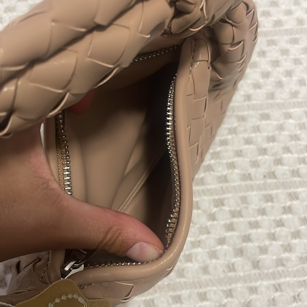 NWOT Tan Woven Women's Bag - Picture 7 of 13